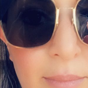 Meet your Posher, Farnaz